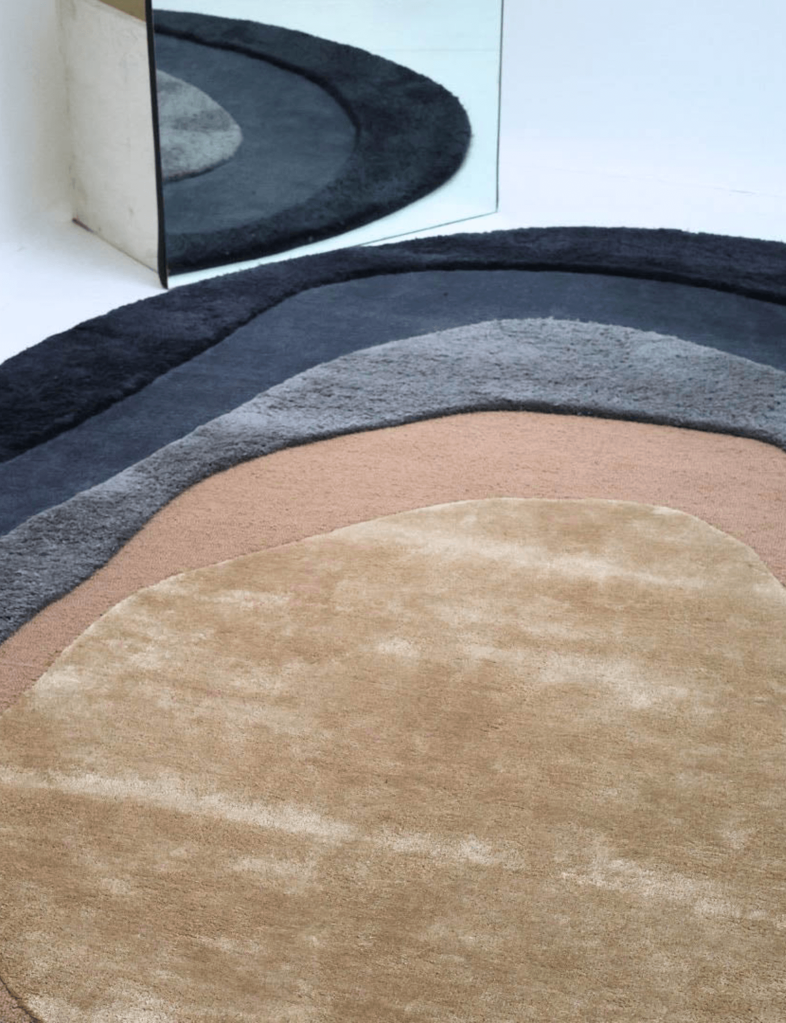 Radiance Oval Handmade Rug