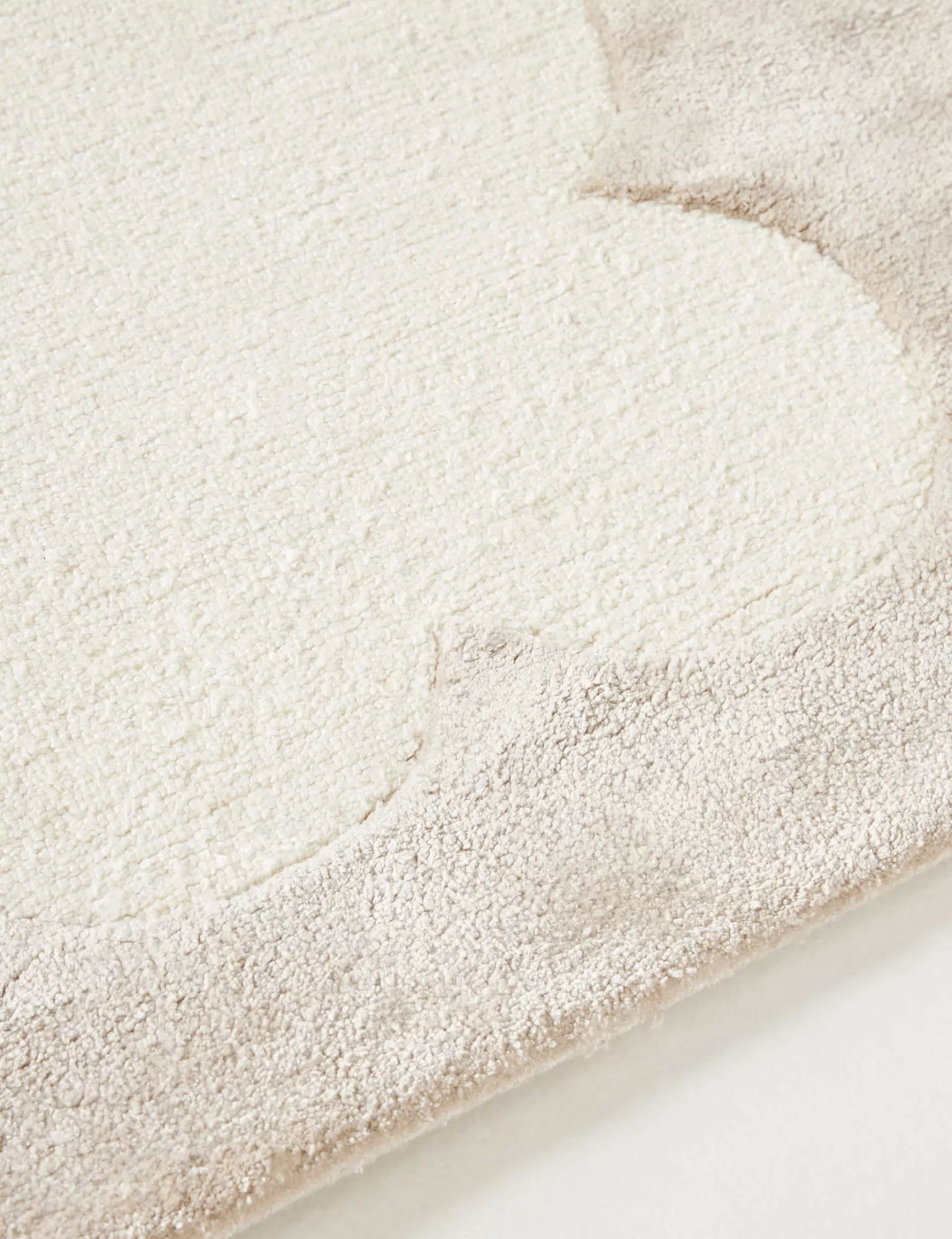 Scallop Border Viscose Wool Rug