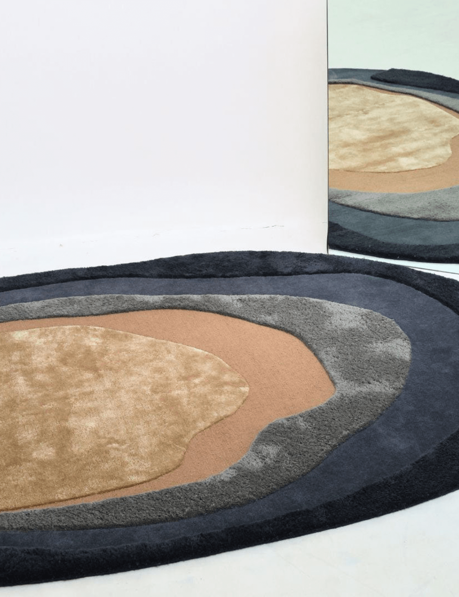 Radiance Oval Handmade Rug