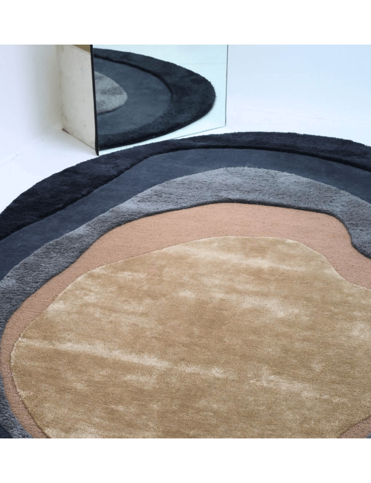 Radiance Oval Handmade Rug