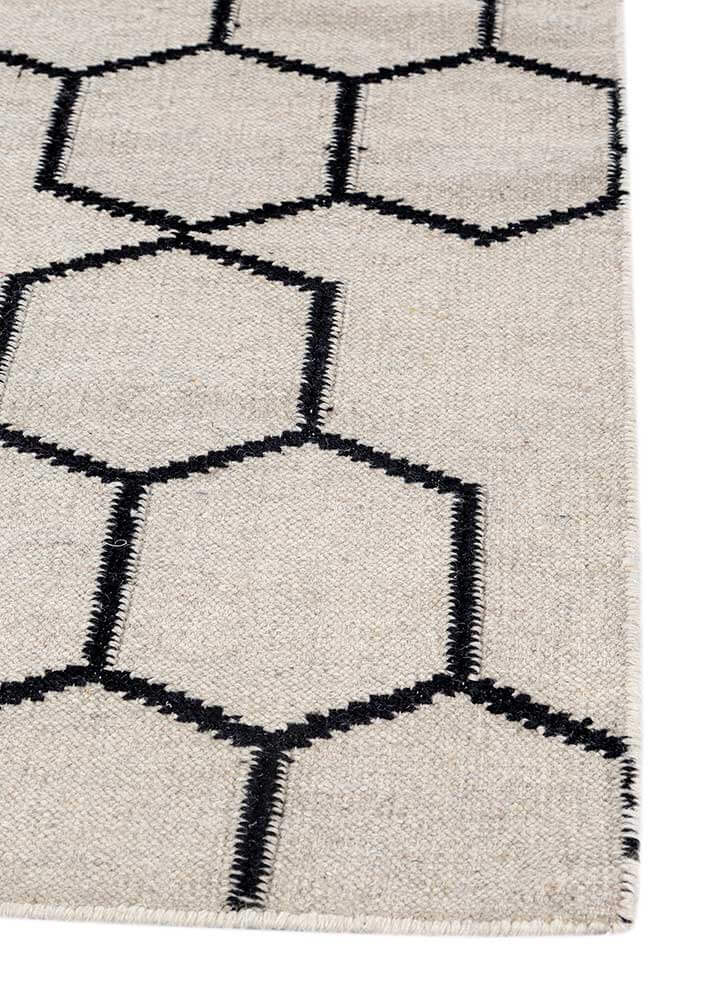Soft Ivory/Ebony Flat Weaves Rugs