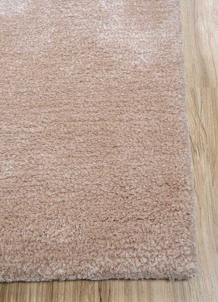 Liedo ivory/pink tint