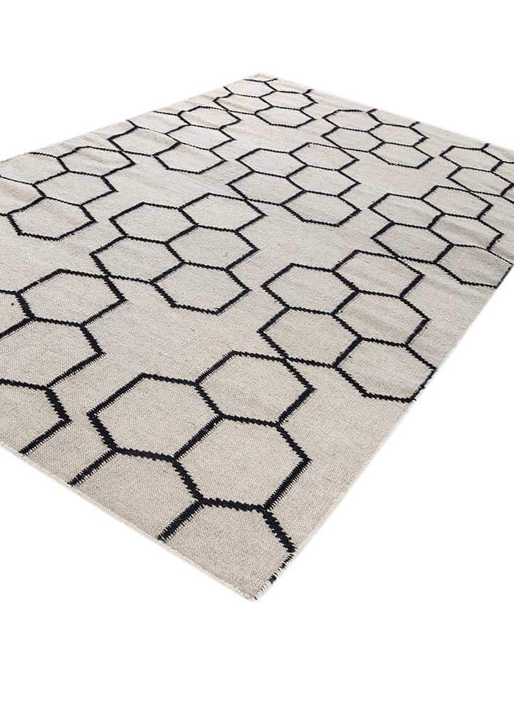 Soft Ivory/Ebony Flat Weaves Rugs