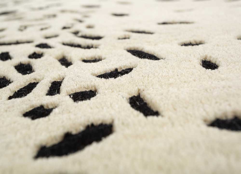 Snow White & Ebony Hand Runner