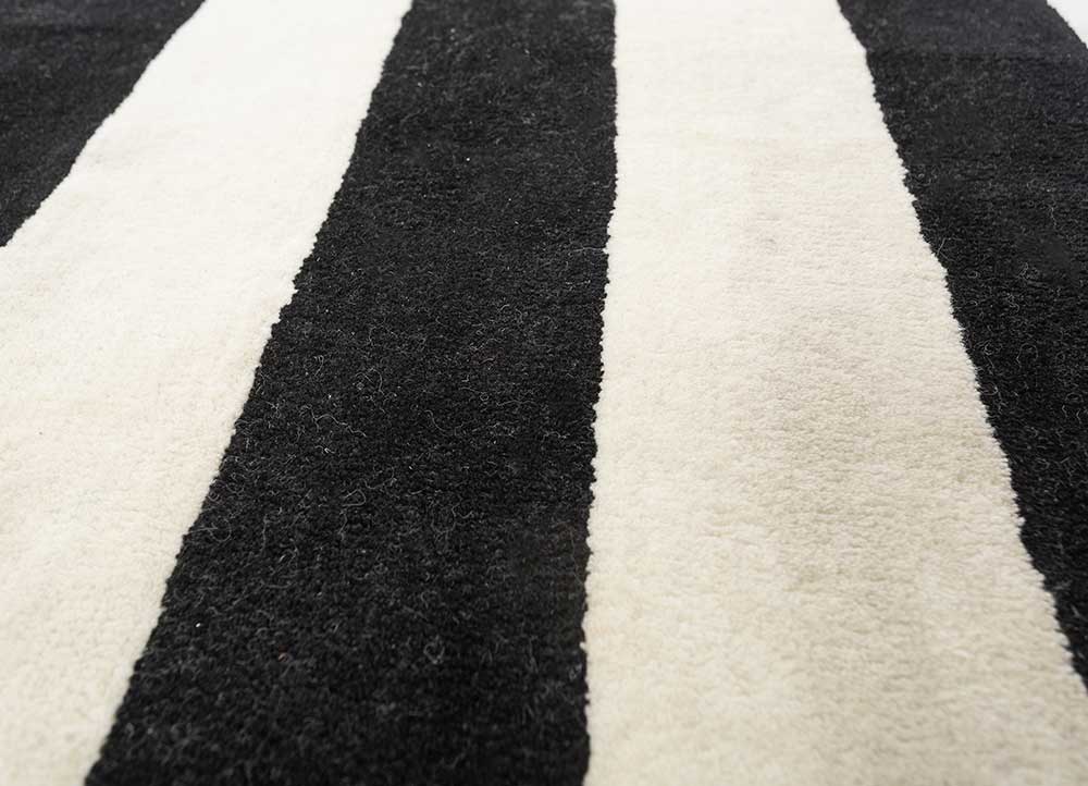 Undyed White & Ebony Hand Runner