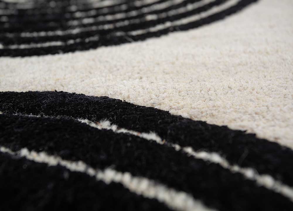 ebony/white  hand tufted Rug