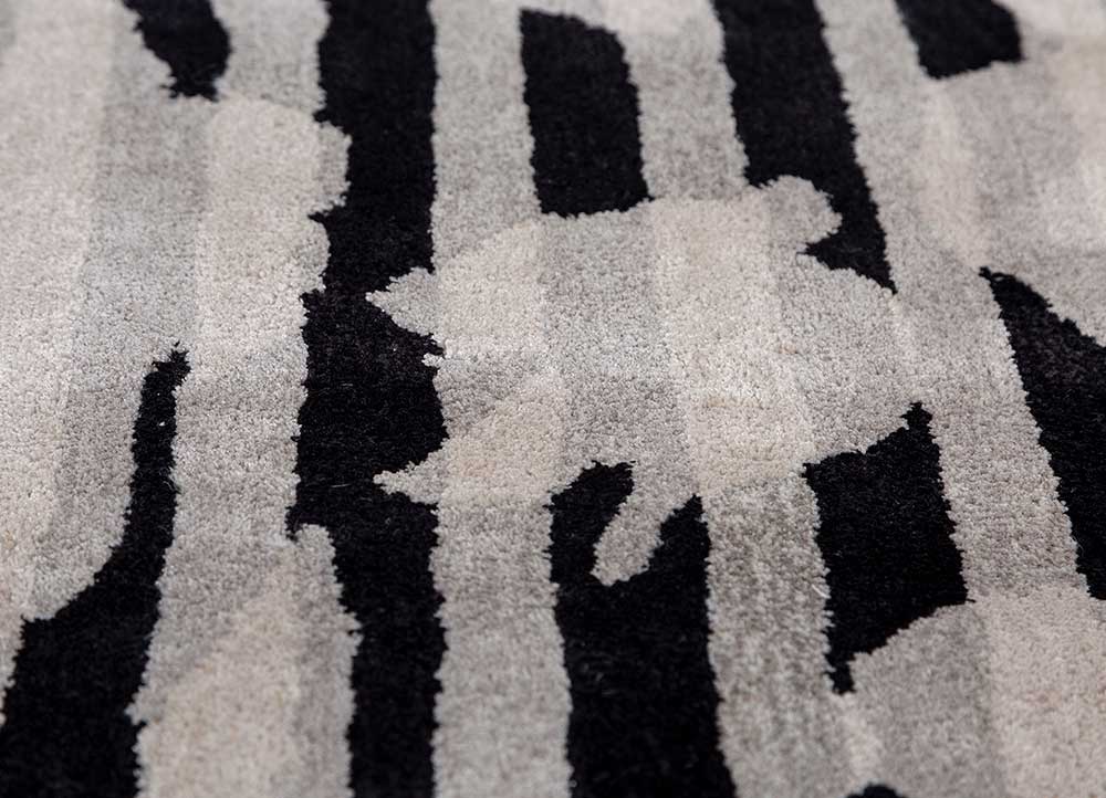 Ebony Floral Hand Tufted Rug