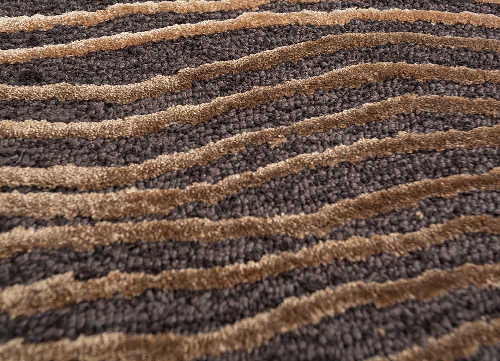 caviar/tobacco hand tufted Rug