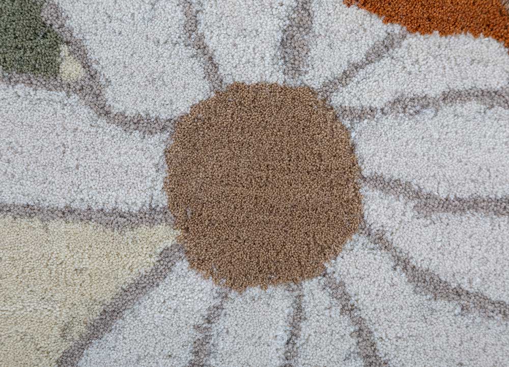 warm cream/serene green Floral Hand Tufted Rug