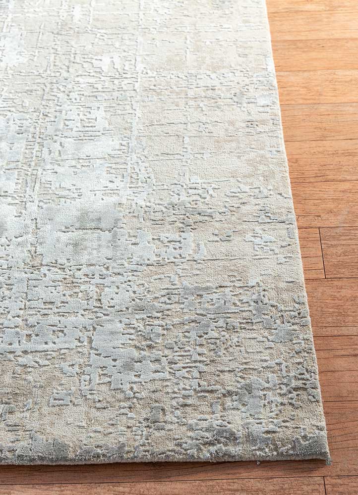 Antique White & Bluebell Hand-Knotted Rug