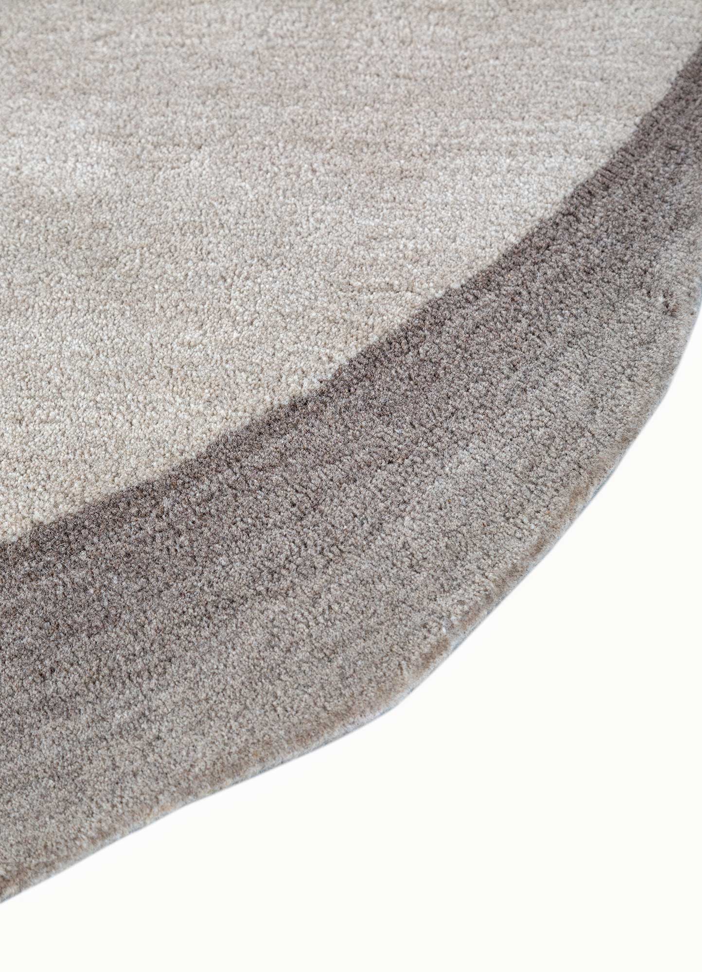 dark ivory/chamomile hand tufted Rug