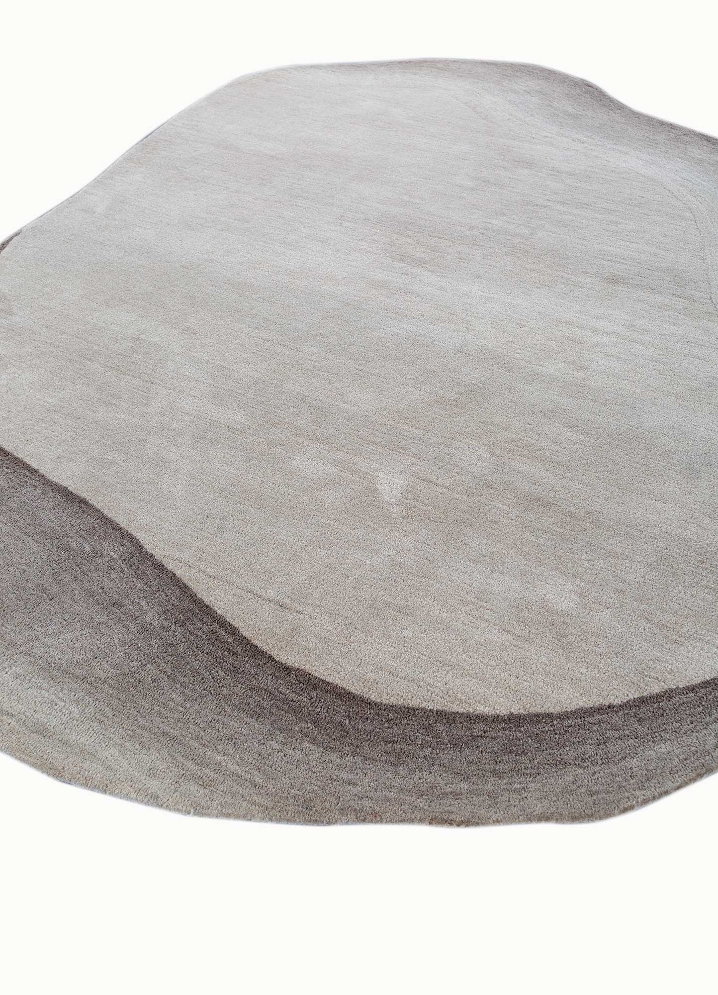 dark ivory/chamomile hand tufted Rug
