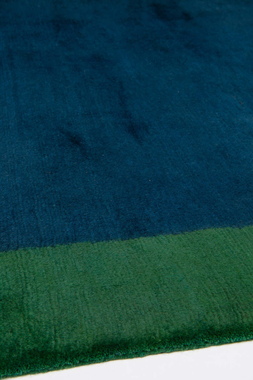 Emeraldcolour Rug Emerald Oasis Rug - Luxe Comfort for Every Room – Saara Rugs