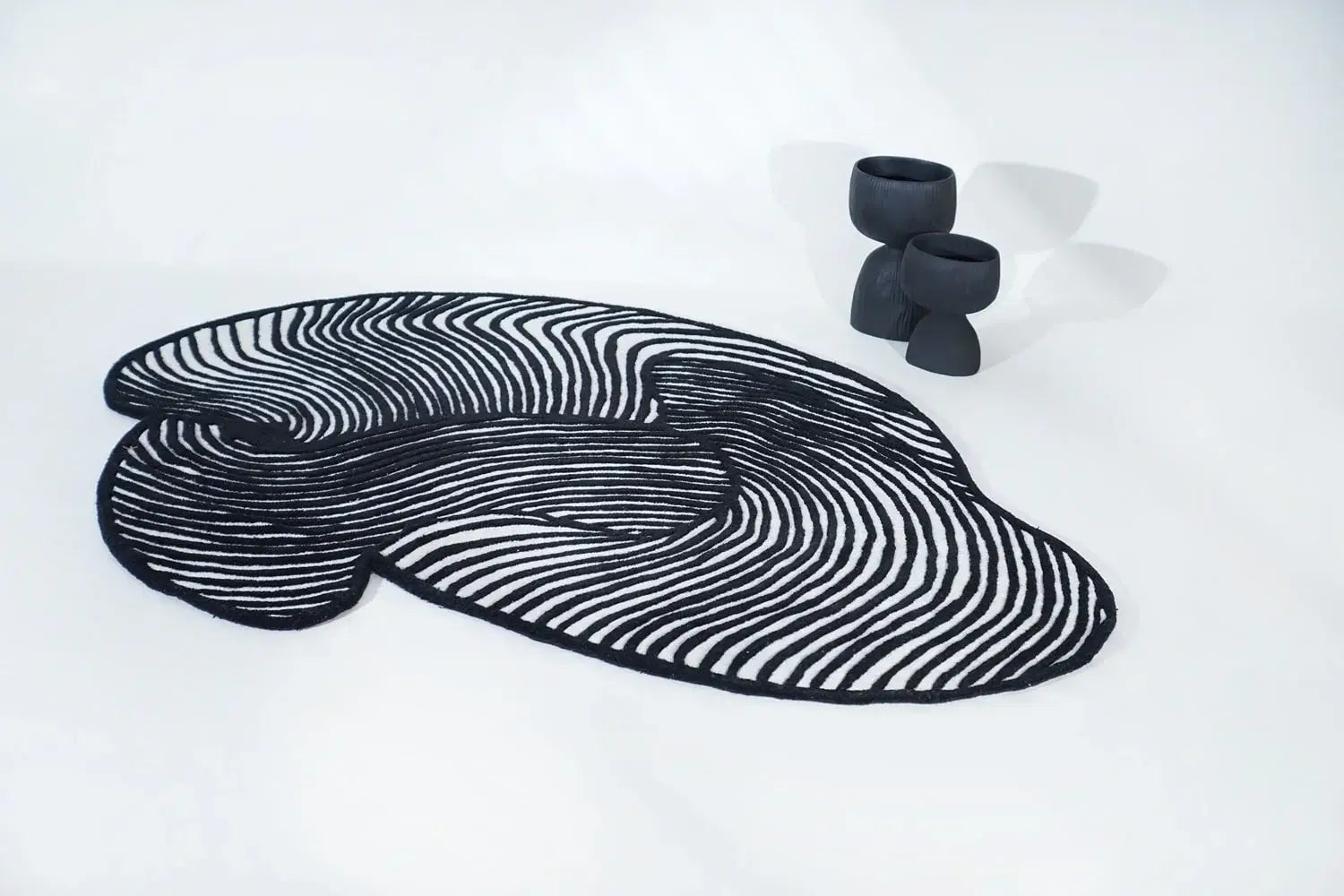 Azure Forme – Hand-Tufted Wool Rug