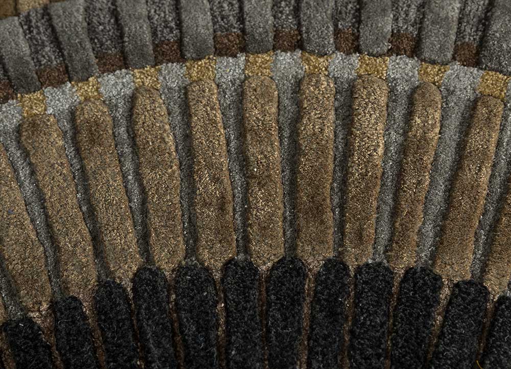 Nickel/Medium Brown Hand Tufted Rugs